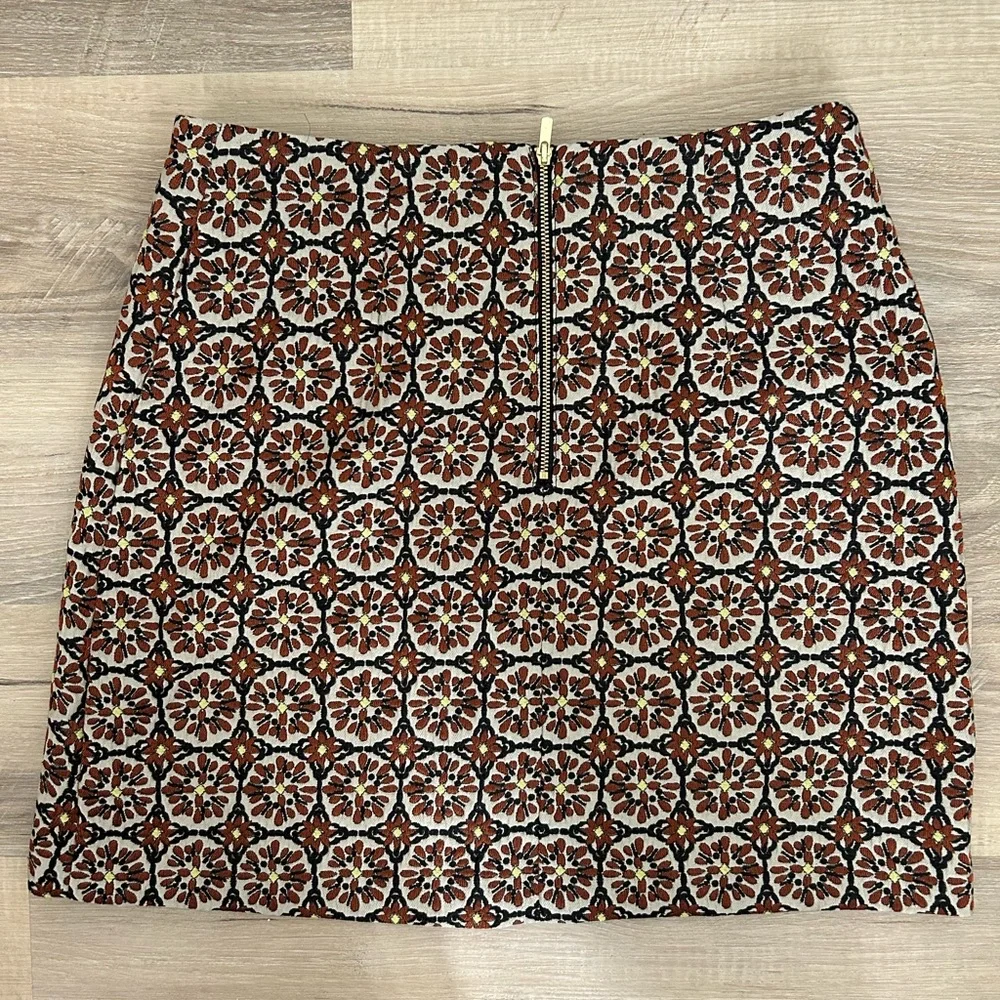 Geometric Flower Pattern Skirt (Size 10) - Picture 2 of 2